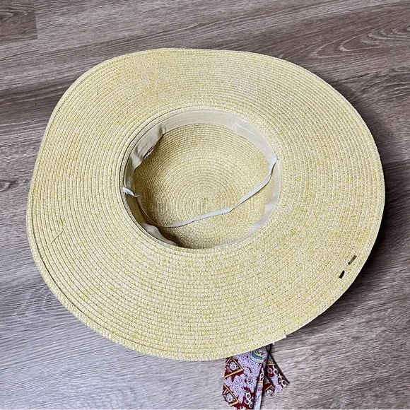 Elegant Wide-Brim Straw Hat – Chic & Sun-Ready - Picture 4 of 5